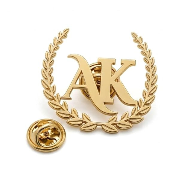 Personalised Initial Name Brooch Pin for Men Women Luxury Gold Plated Royal Crest Style Design Alphabet Brooch Custom Letter Lapel Pin Luxury Designer Wedding Groom Gift Blazer Saree Accessories